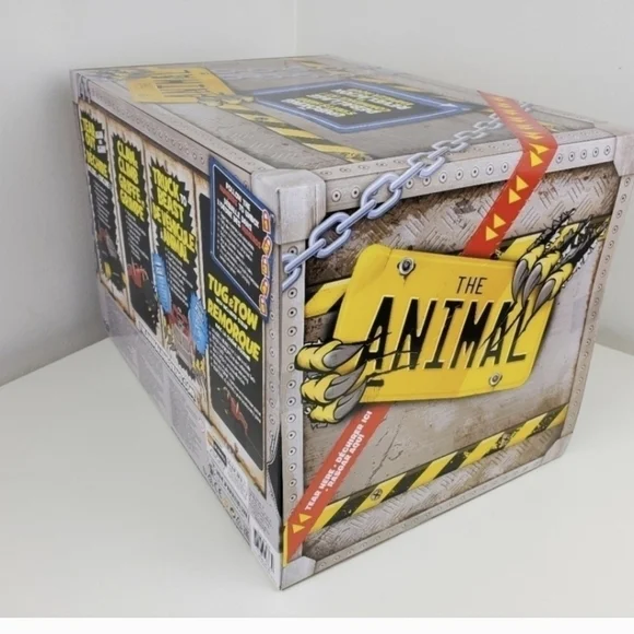 The Animal Unboxing Lights and Sounds Toy Truck - Picture 11 of 13